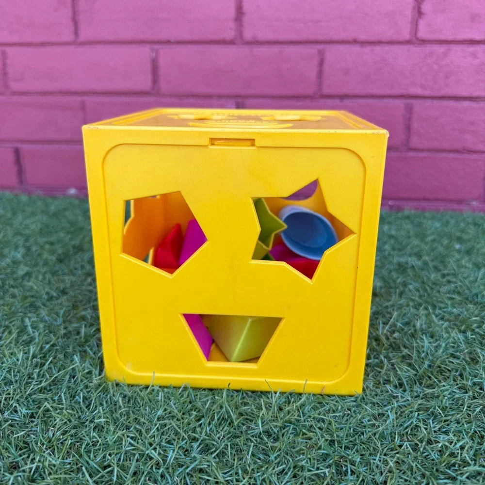 Vintage Child Guidance Form‎ Fitter Shape Sorter Cube Yellow with 9 Shapes